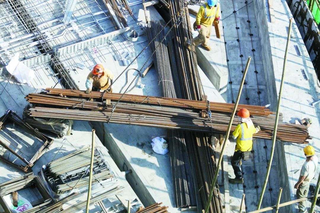 香港特区政府自去年7月推出“建造业输入劳工计划”，至今已批出近万个配额，而最新第五轮已于今年7月接受申请，惟经审视各项因素后，发展局决定这轮不批出配额。对此，建造业总工会表示欢迎，认为目前工程量减少、人 ...